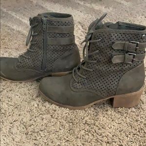 Winter fashion boots Roxy - size 8